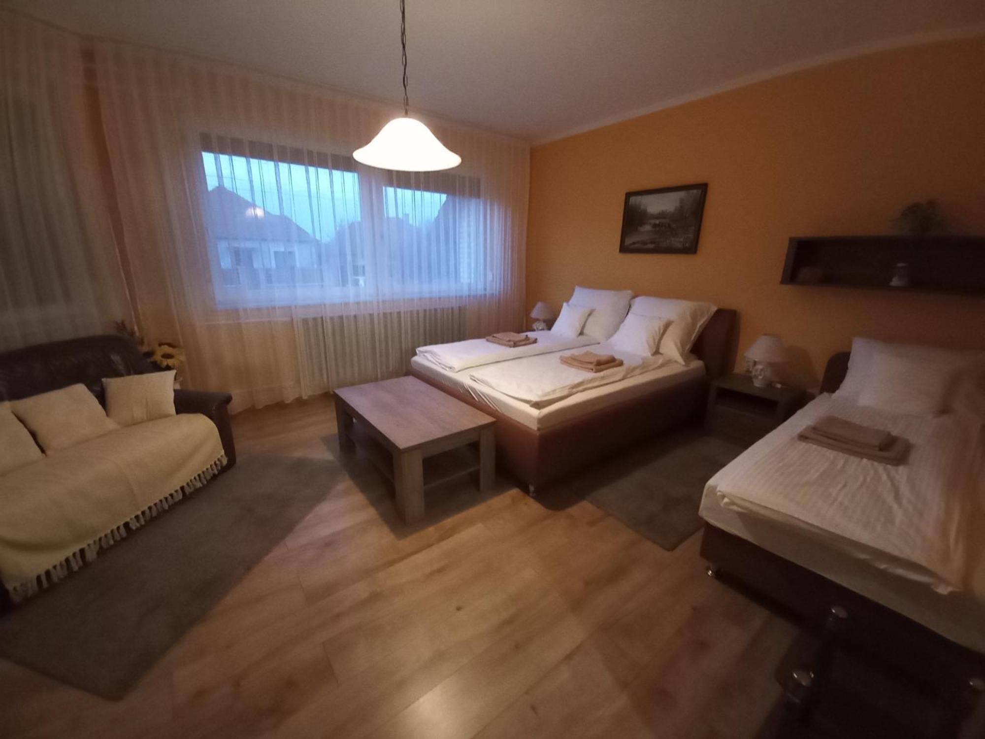 Sándor Apartman Gyula Kültér fotó
